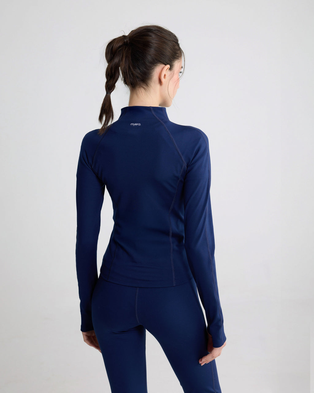 navy , тъмносиньо